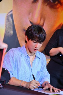 เอสเอ็ม ทรู ร่วมมือกับ ช้อปปี้ พา KAI (ไค) ใกล้ชิดแฟนคลับชาวไทยสมการรอคอย! ในกิจกรรมแจกลายเซ็นสุดเอ็กซ์คลูซีฟครั้งแรกในประเทศไทย Shopee x KAI 'Wait On Me' FANSIGN EVENT